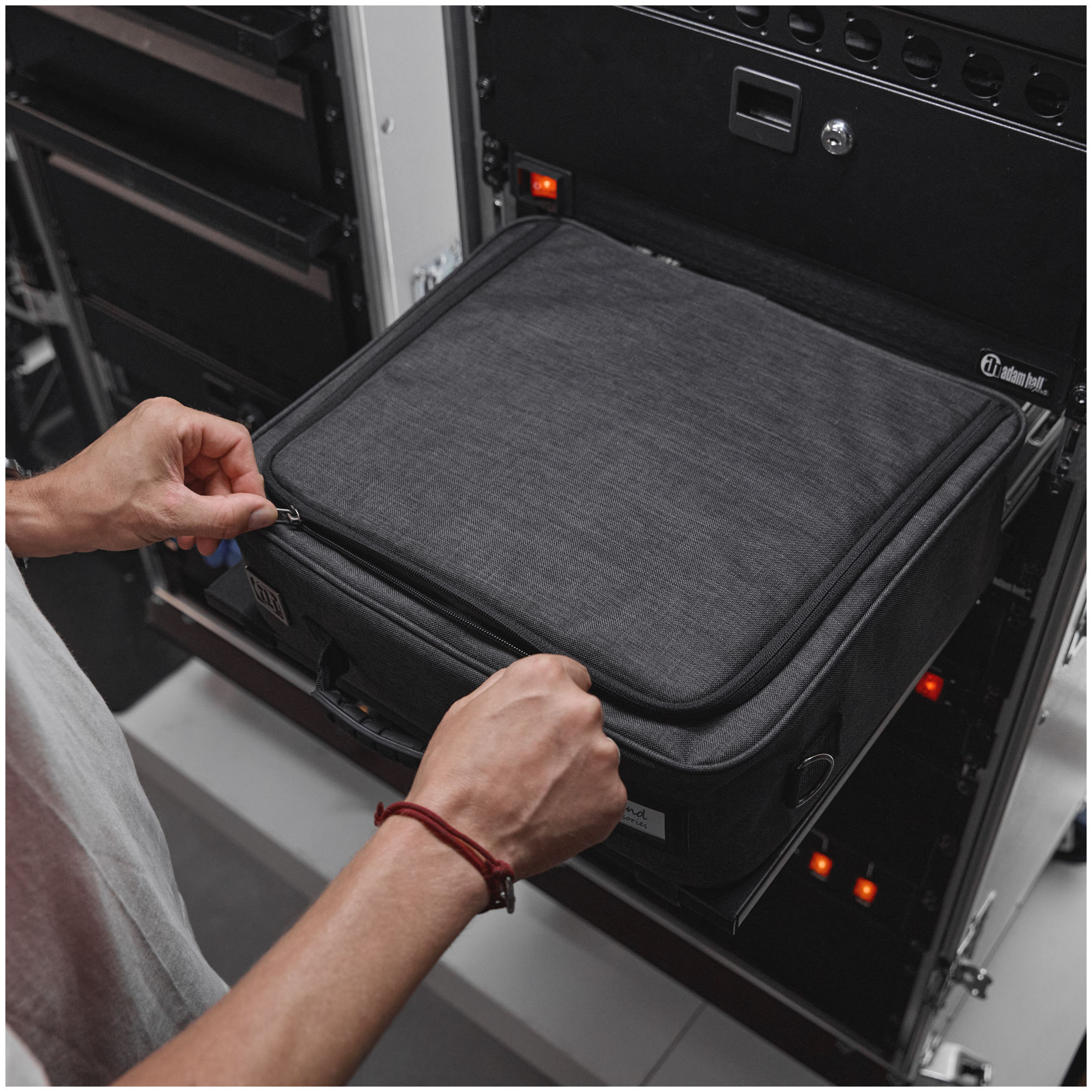 Galerijní obrázek č.15 Příslušenství racku 19" ADAM HALL ORGAFLEX RACK BAG 03