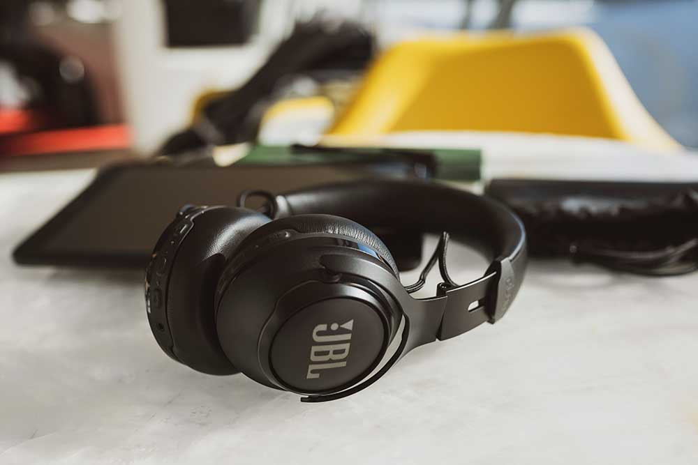 Galerijní obrázek č.7 Na uši (s kabelem) JBL Club 700BT