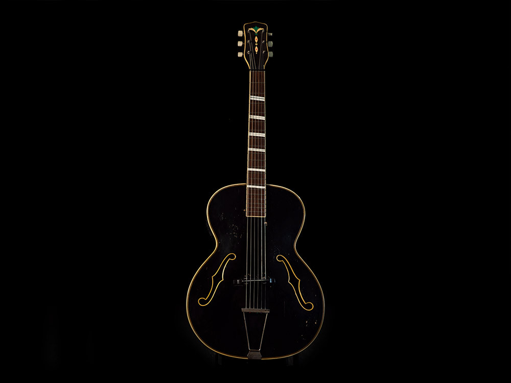 Galerijní obrázek č.1 Kytary Schönbach celomasiv (50.léta)