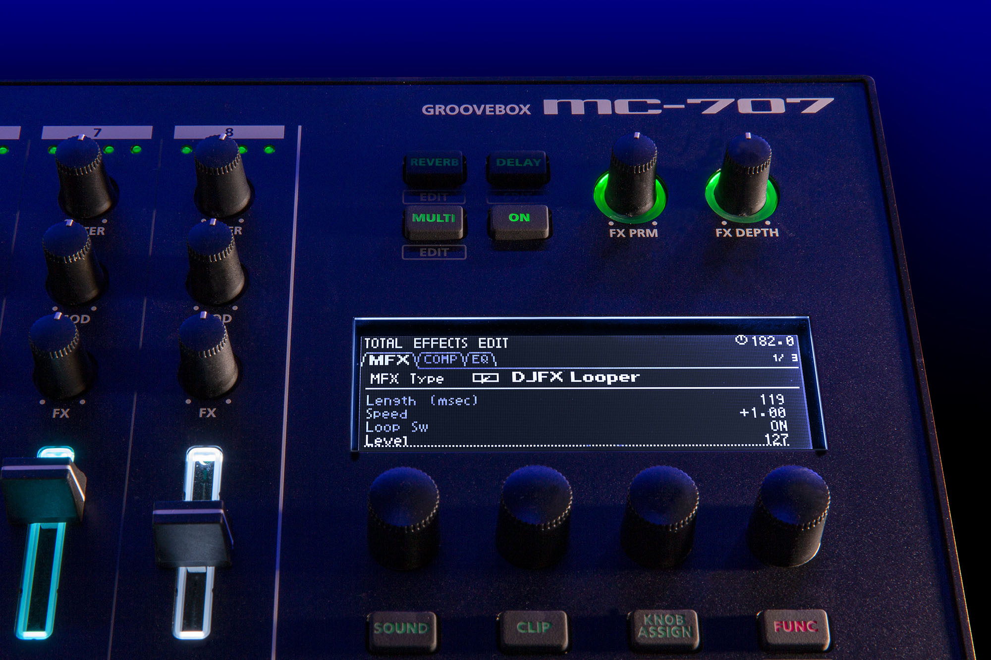 Galerijní obrázek č.9 DJ efektory a loopery ROLAND MC-707 GROOVEBOX