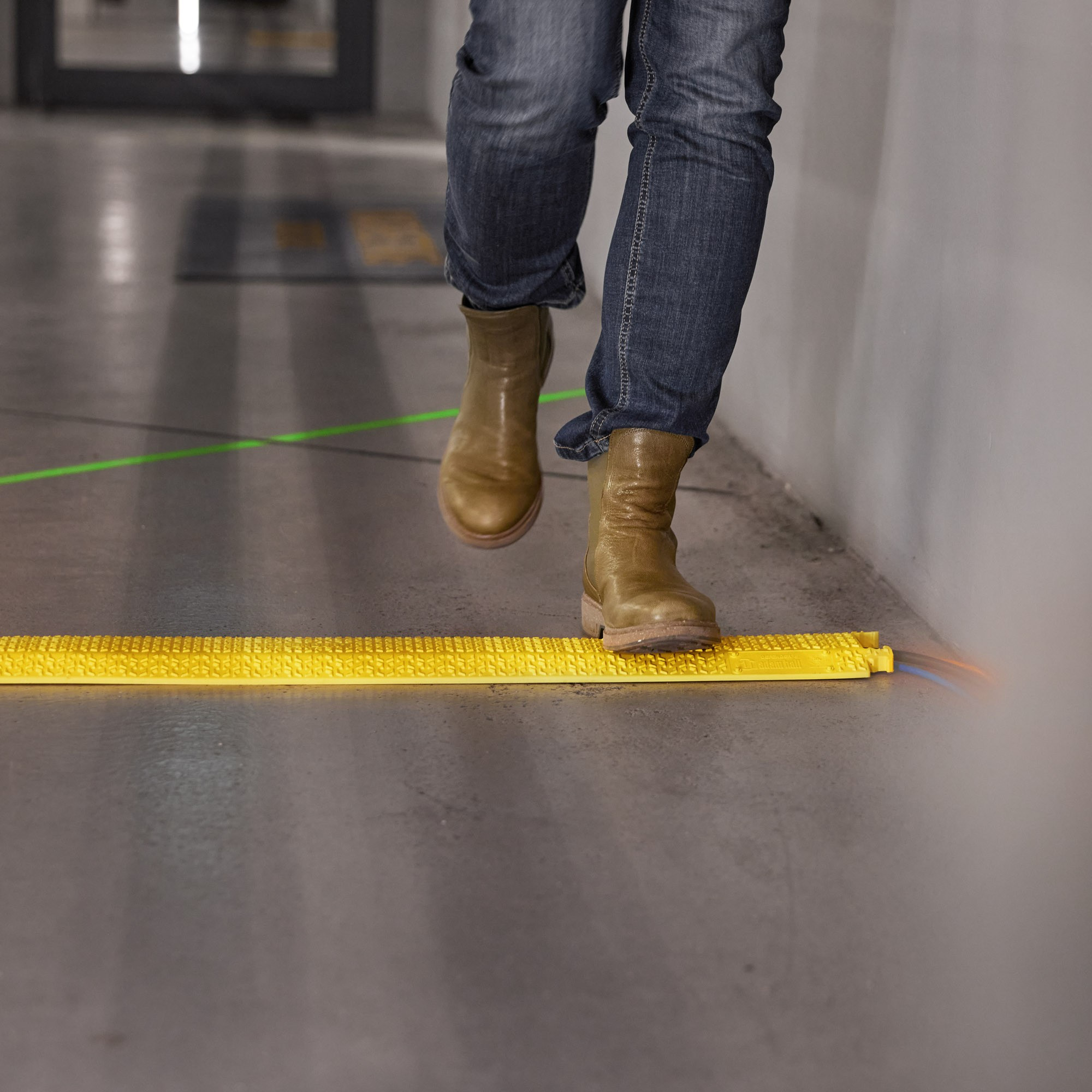 Galerijní obrázek č.9 Kabelové přejezdy DEFENDER XPRESS 40 YEL R