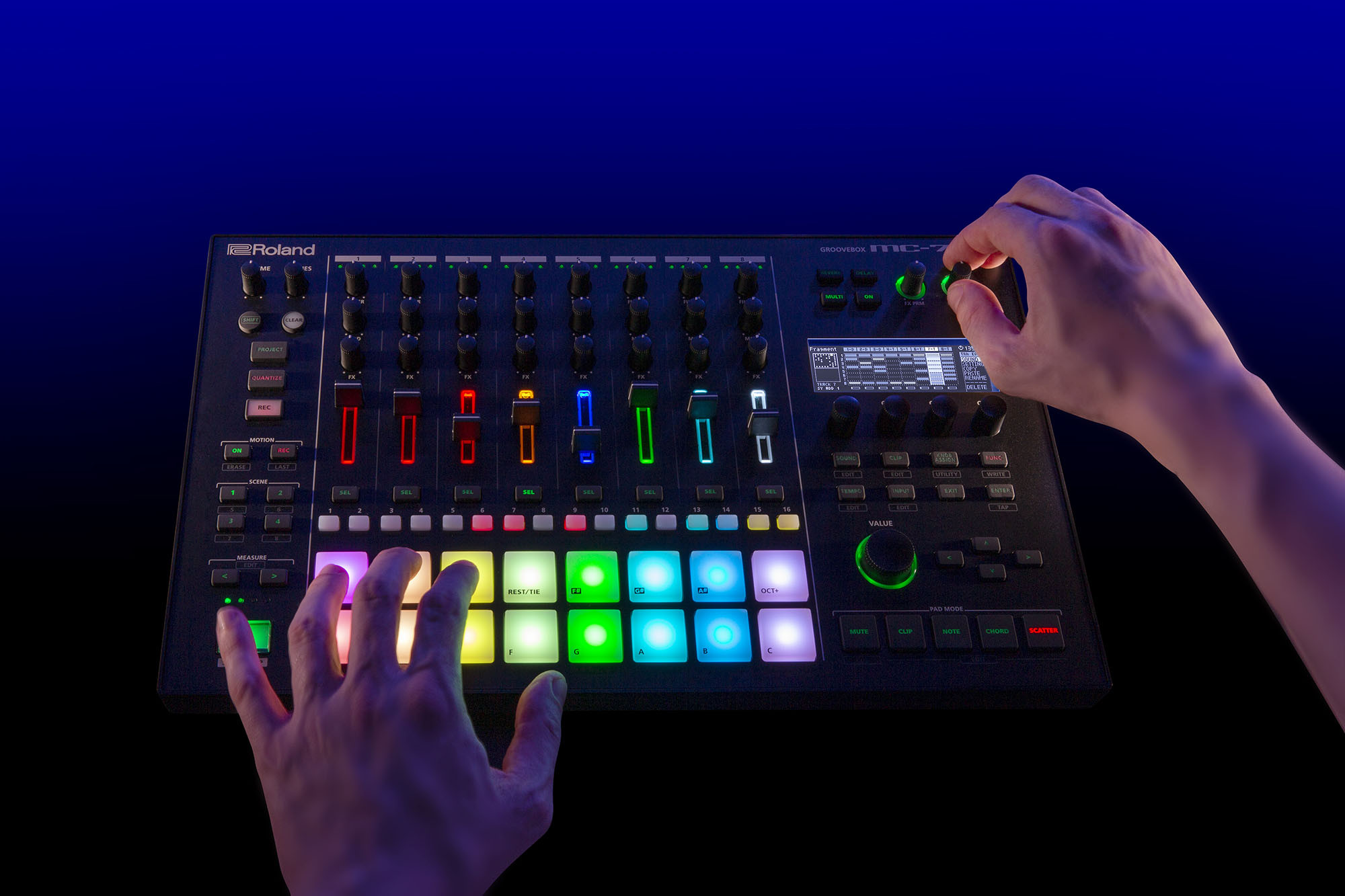 Galerijní obrázek č.12 DJ efektory a loopery ROLAND MC-707 GROOVEBOX