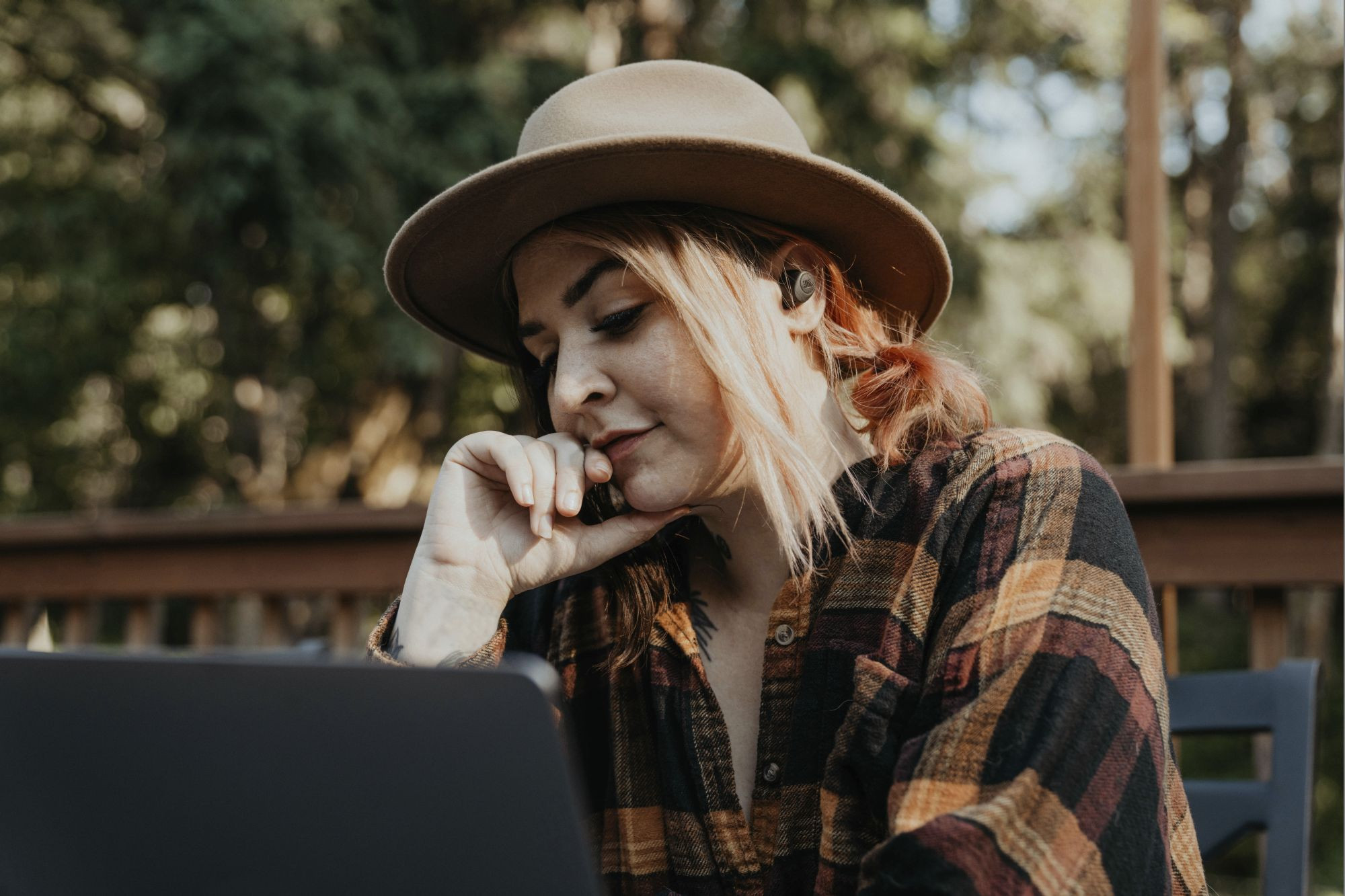 Galerijní obrázek č.13 Bezdrátová do uší JBL Vibe 100TWS Sand Ivory