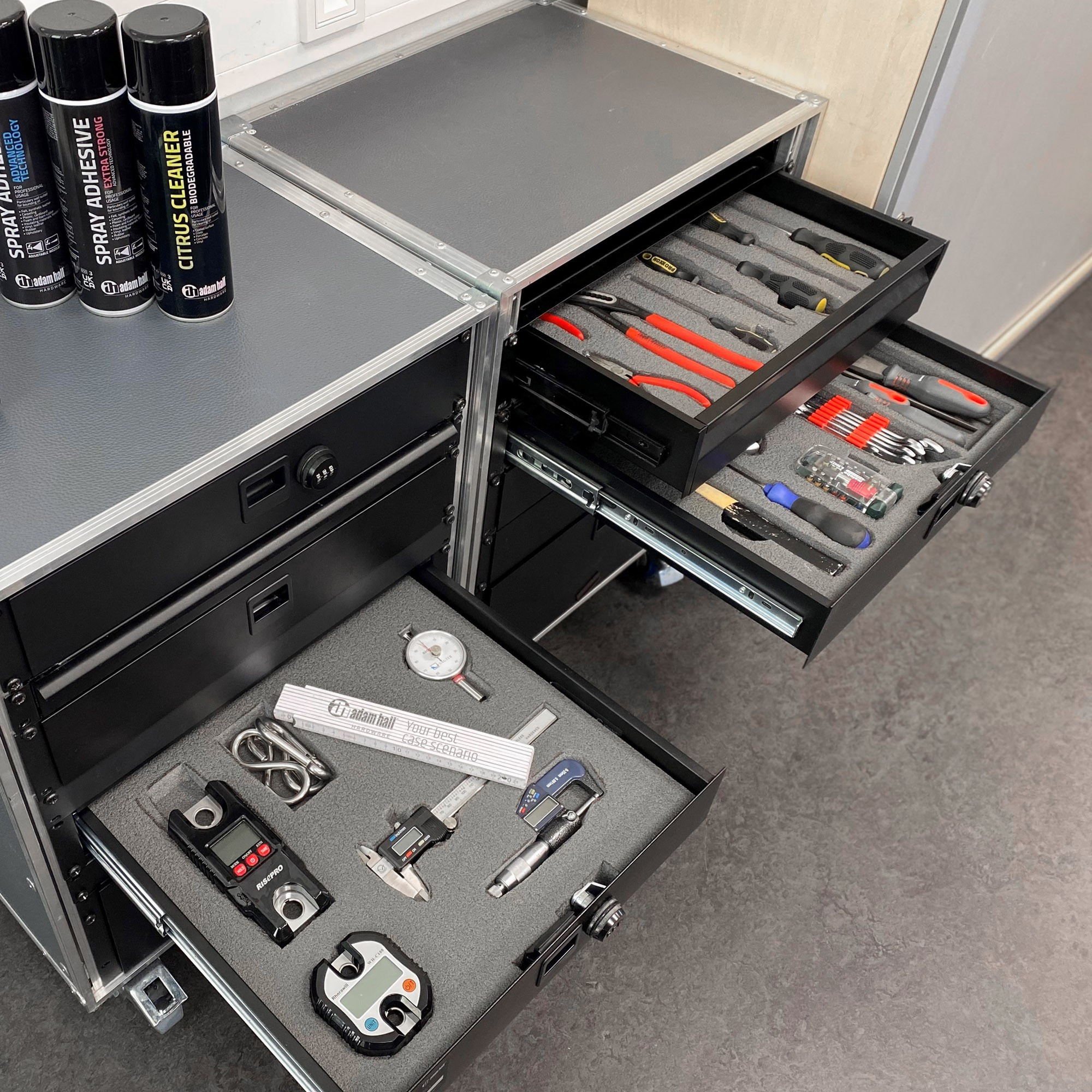 Galerijní obrázek č.8 Příslušenství racku 19" ADAM HALL 19" Parts KYOTO FOAM