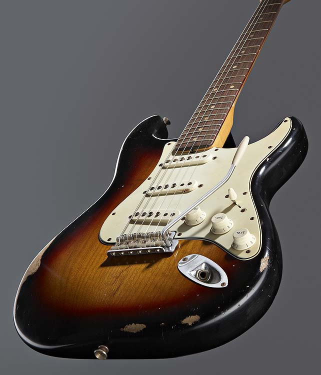 Galerijní obrázek č.1 ST - modely FENDER Road Worn® 60's Stratocaster®, Rosewood Fingerboard, 3-Color Sunburst