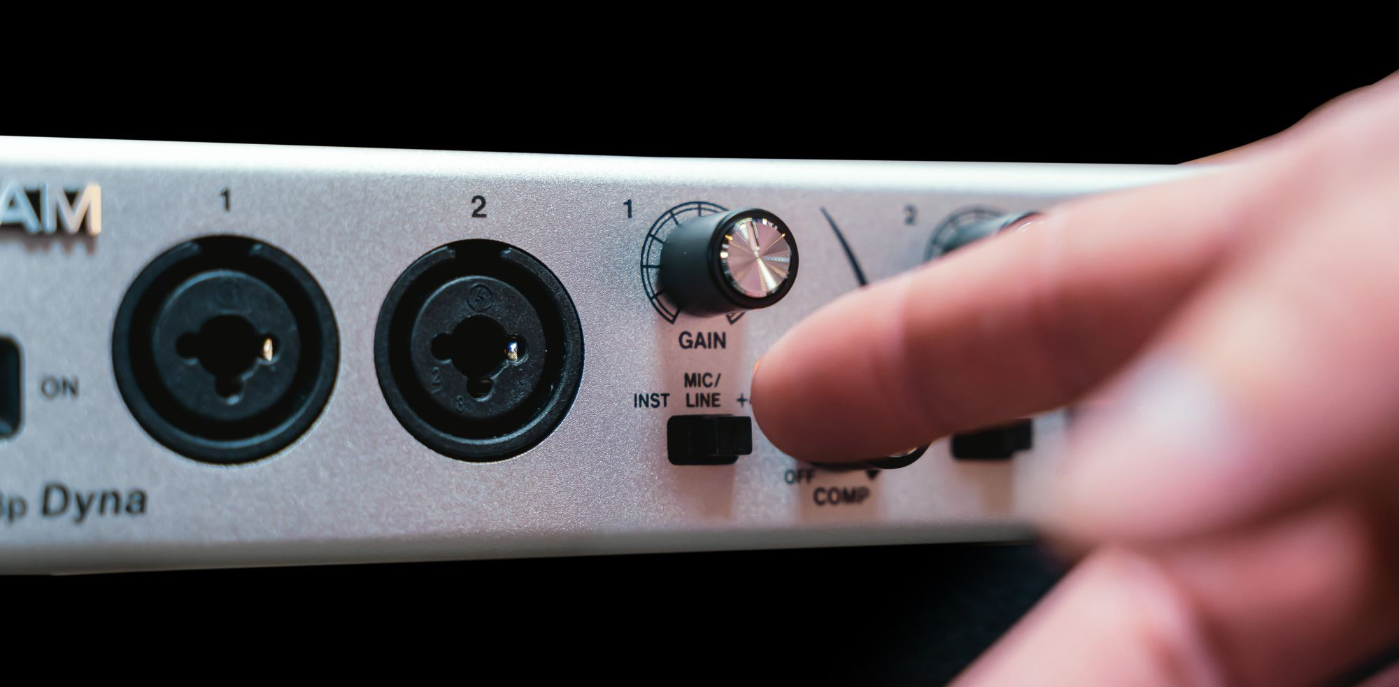 Galerijní obrázek č.3 Mikrofonní a linkové předzesilovače TASCAM Series 8p Dyna