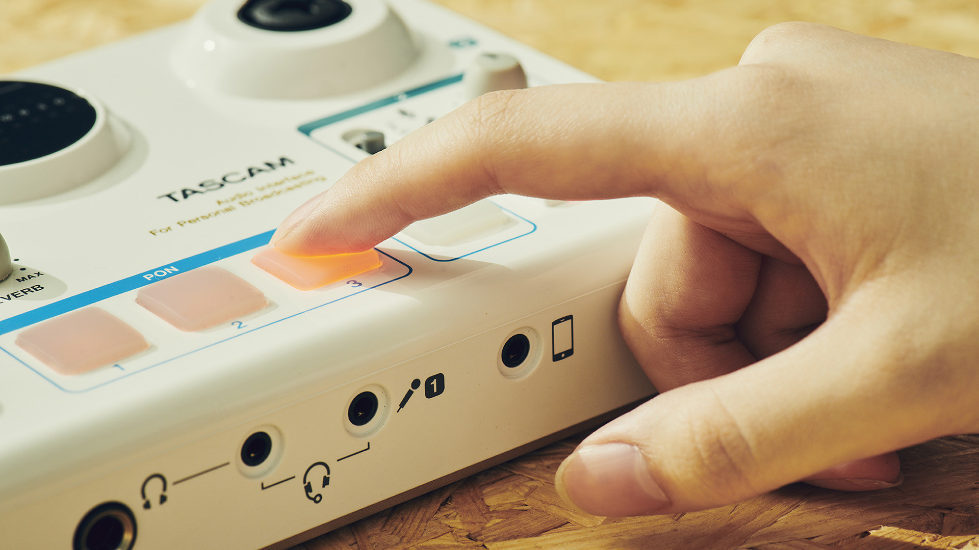 Galerijní obrázek č.9 USB zvukové karty TASCAM MiNiSTUDIO CREATOR US-42