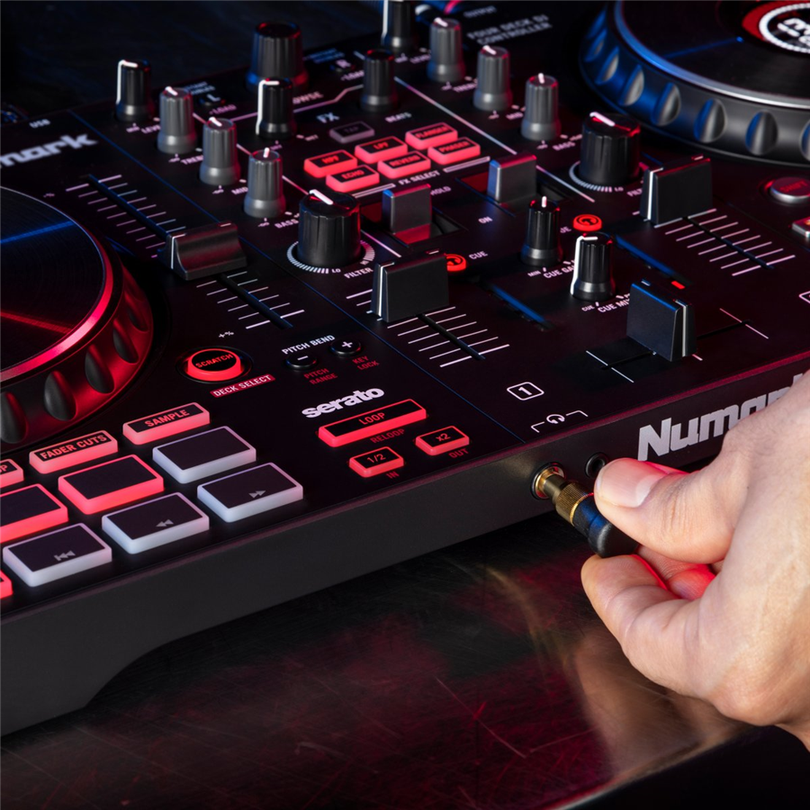 Galerijní obrázek č.5 DJ kontrolery NUMARK Mixtrack Platinum FX