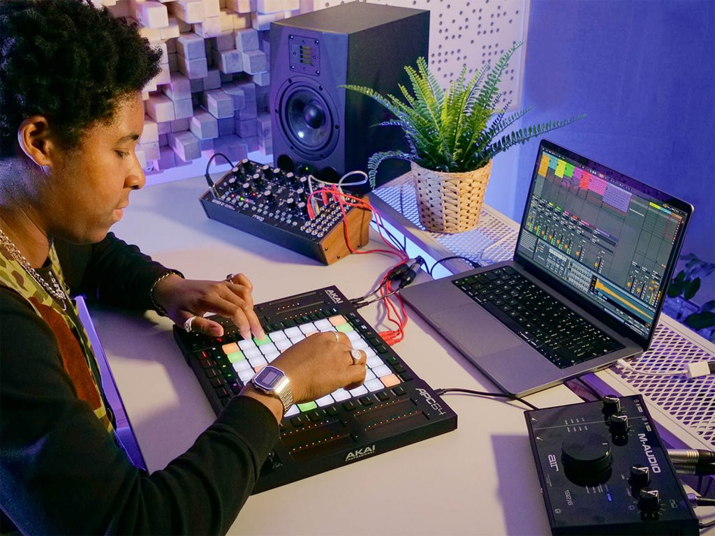 Galerijní obrázek č.8 MIDI kontrolery AKAI APC64