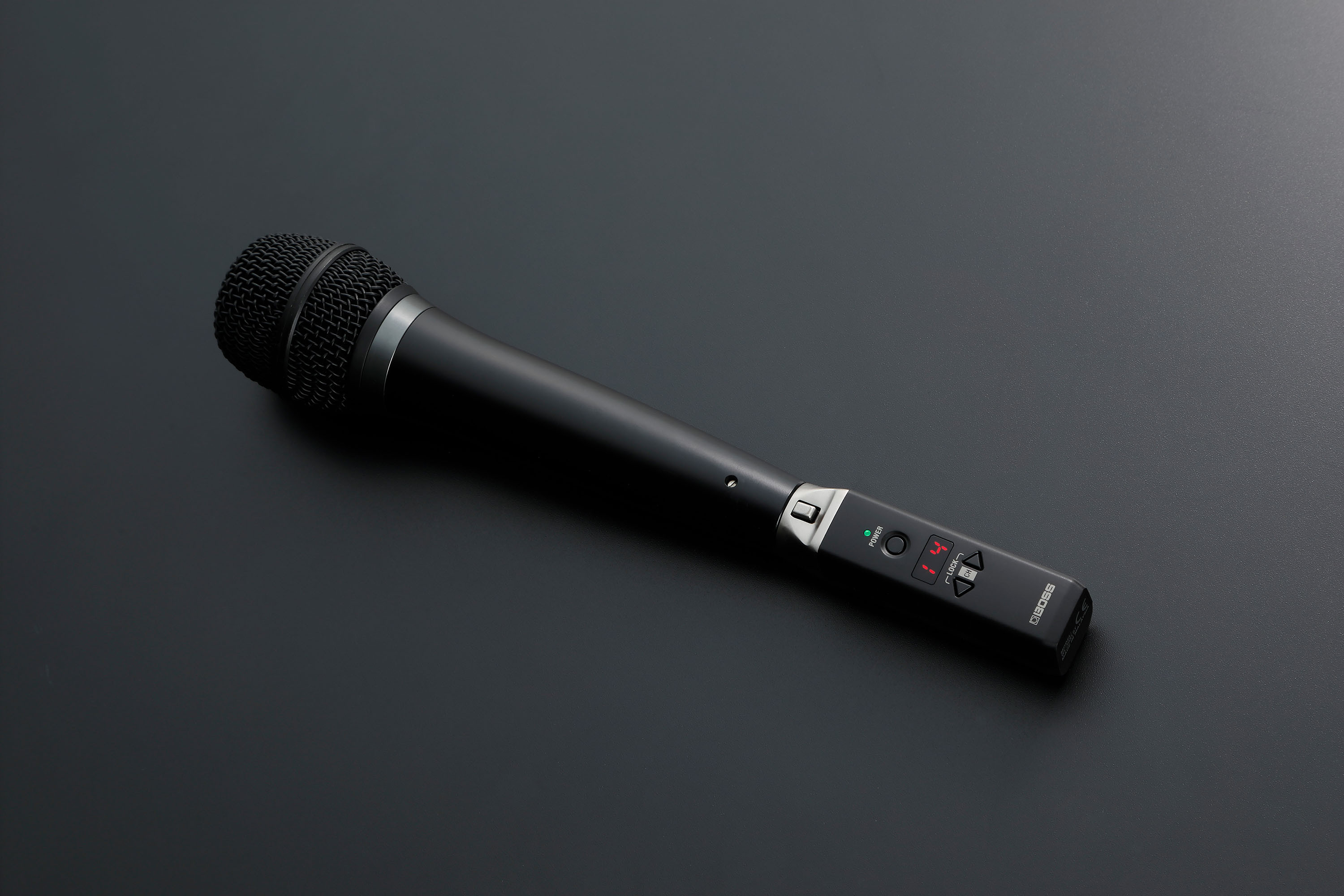 Galerijní obrázek č.7 S ručním mikrofonem BOSS WL-30XLR