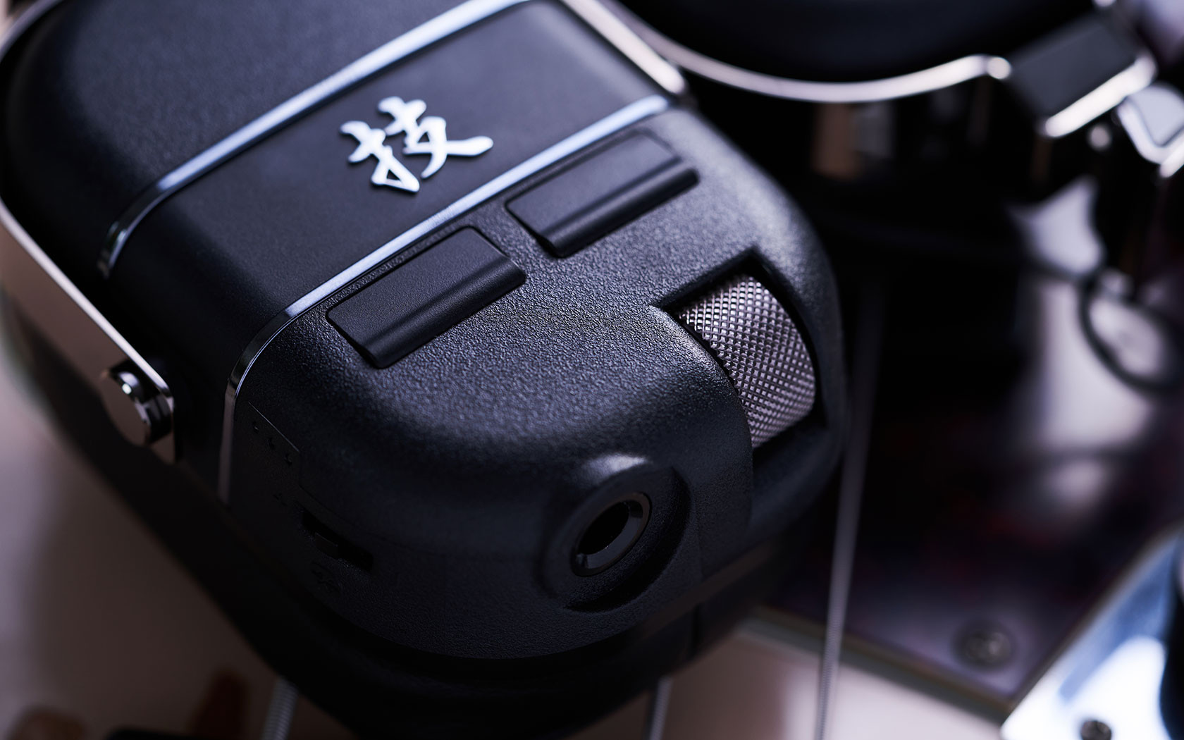 Galerijní obrázek č.4 Předzesilovače, sluchátkové zesilovače BOSS Waza Air Bass