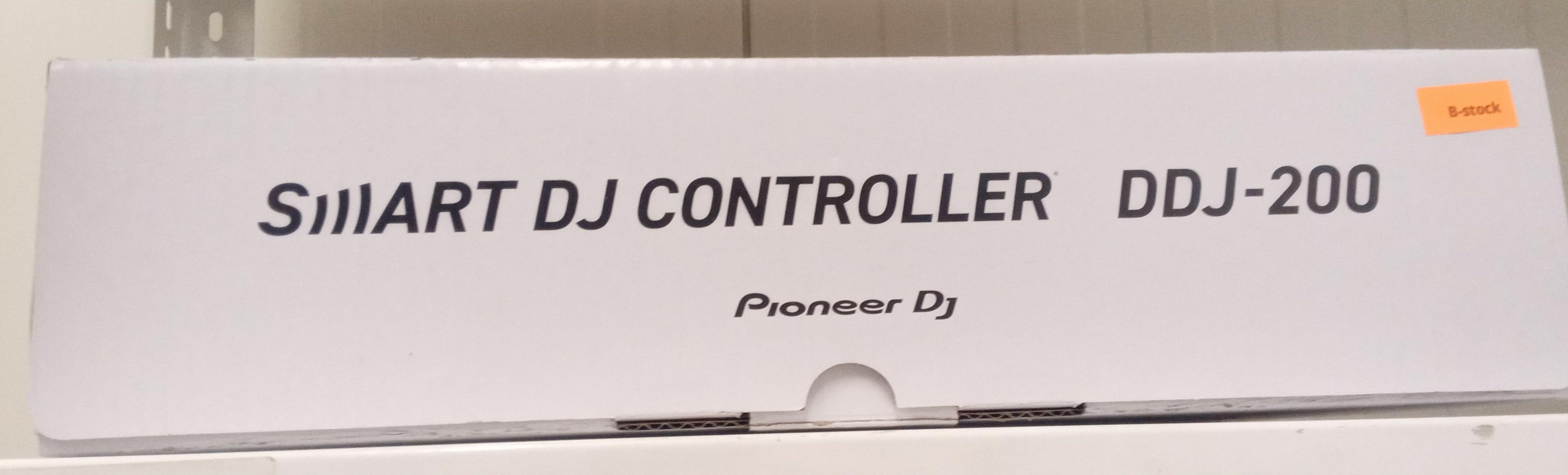 Galerijní obrázek č.2 DJ efektory a loopery PIONEER DJ DDJ-200 B STOCK