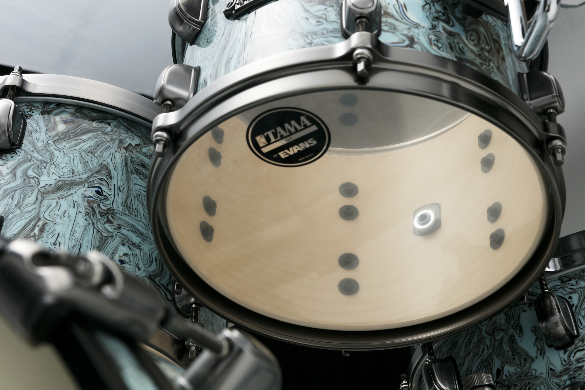Galerijní obrázek č.5 22“; 10“, 12“; 16“ TAMA MR42TZUS-SLW Starclassic Maple - Sky Blue Swirl / Smoked Black Nickel HW