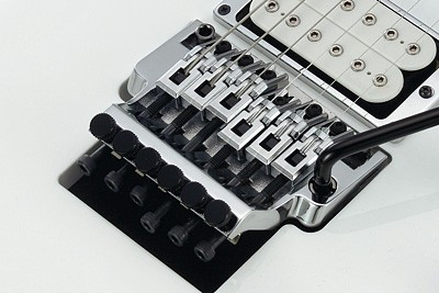 Hlavní obrázek Superstrat IBANEZ JS140 White