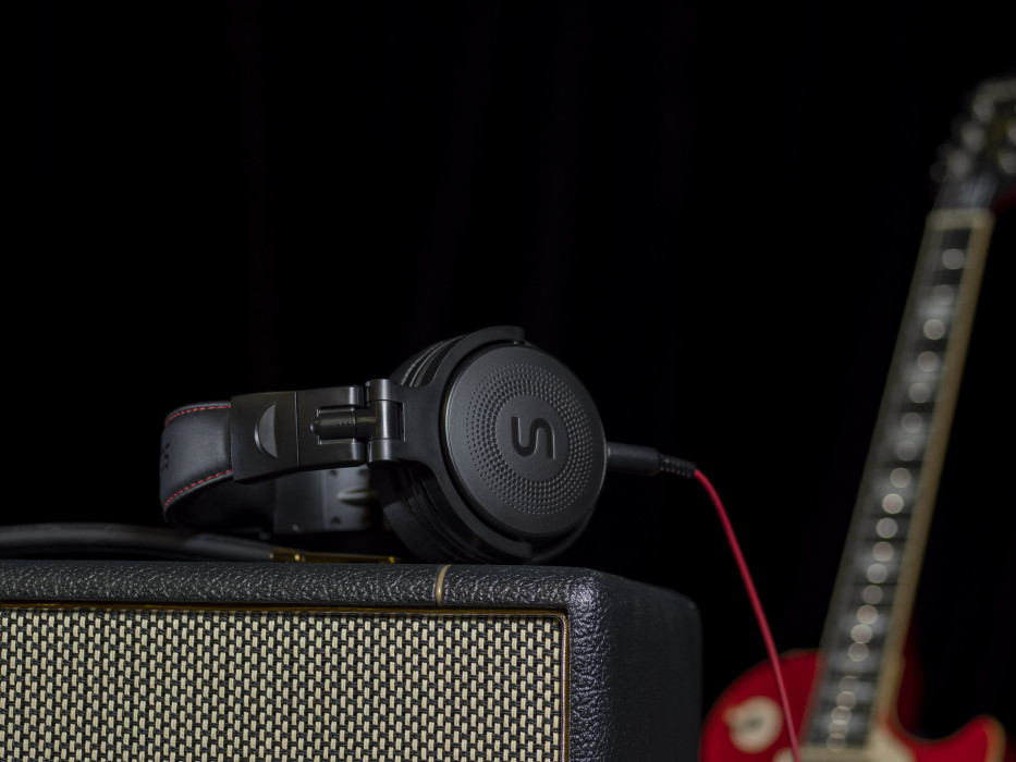 Hlavní obrázek Digitální piana ALESIS Virtue - Black SET