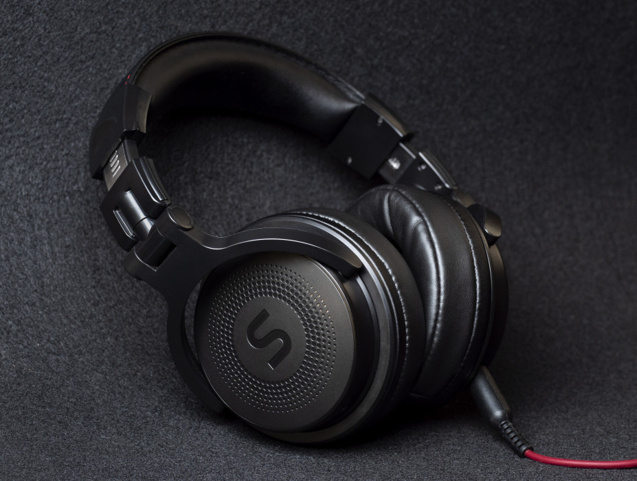 Hlavní obrázek Digitální piana ALESIS Virtue - Black SET