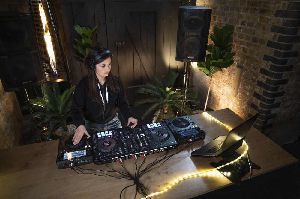 Hlavní obrázek DAW kontrolery PIONEER DJ DDJ-800