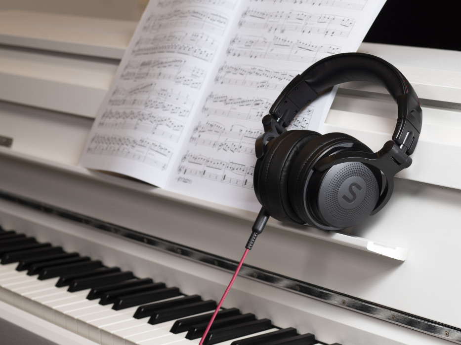 Hlavní obrázek Digitální piana ALESIS Virtue - Black SET