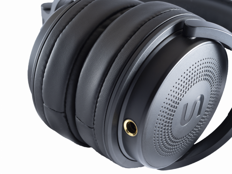 Hlavní obrázek Digitální piana ALESIS Virtue - Black SET