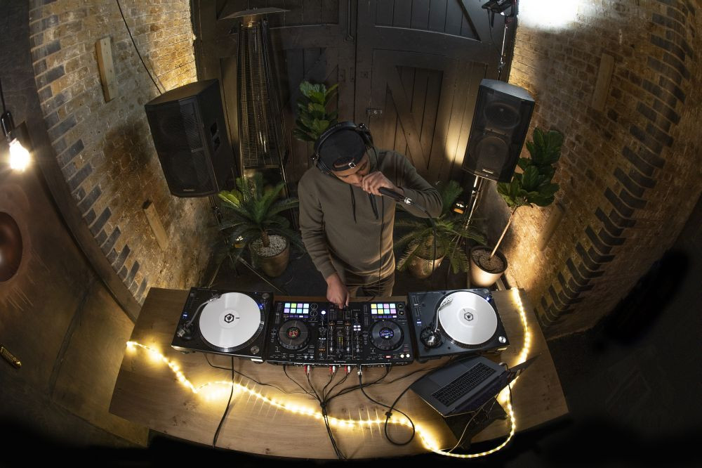 Hlavní obrázek DAW kontrolery PIONEER DJ DDJ-800