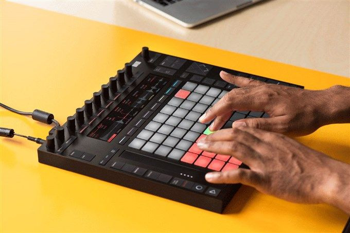 Hlavní obrázek DJ kontrolery ABLETON Push 2