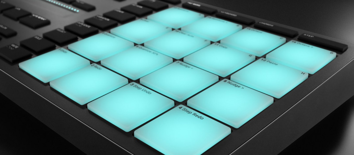 Hlavní obrázek DJ kontrolery NATIVE INSTRUMENTS Maschine Mikro MK3