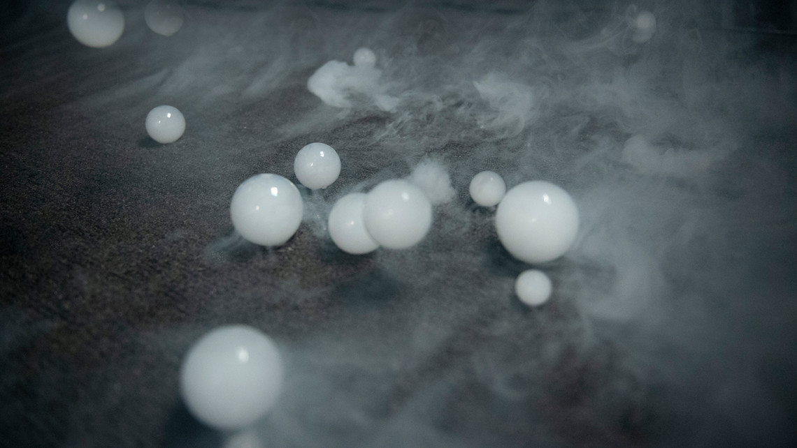 Hlavní obrázek Výrobníky mlhy a hazery CHAUVET DJ Hurricane Bubble Haze