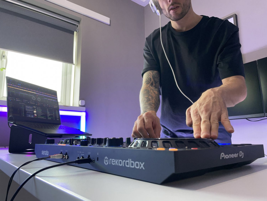 Hlavní obrázek DJ kontrolery PIONEER DJ DDJ-FLX6