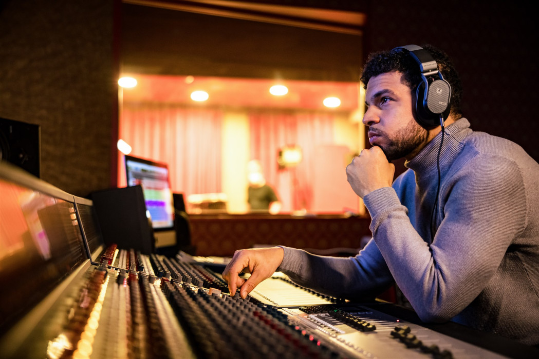 Hlavní obrázek Velká náhlavní sluchátka AUSTRIAN AUDIO Hi-X65