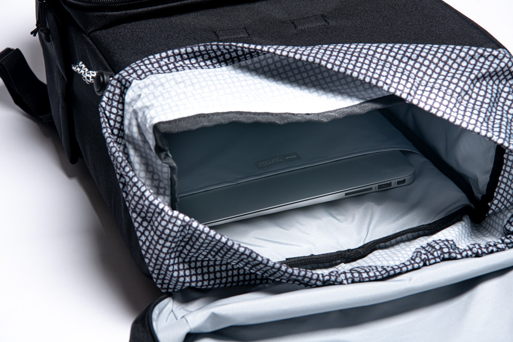 Hlavní obrázek Batohy MARSHALL Underground Rocksack Black/White