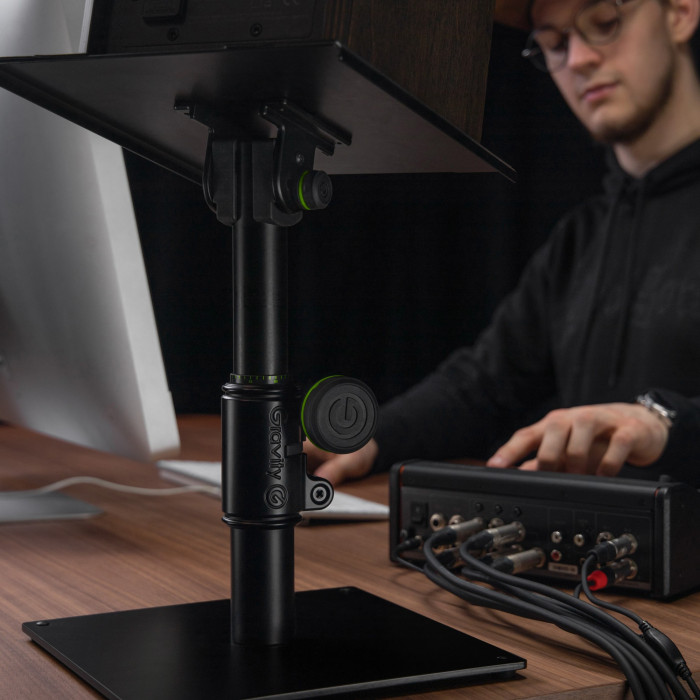 Hlavní obrázek Stojany a držáky pro studiové monitory GRAVITY SP 3102