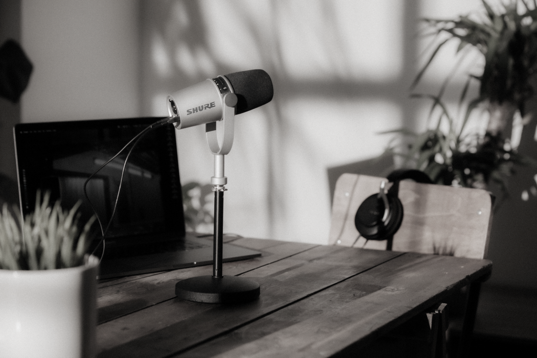 Hlavní obrázek Mikrofony pro rozhlasové vysílání SHURE MV7-S (silver)