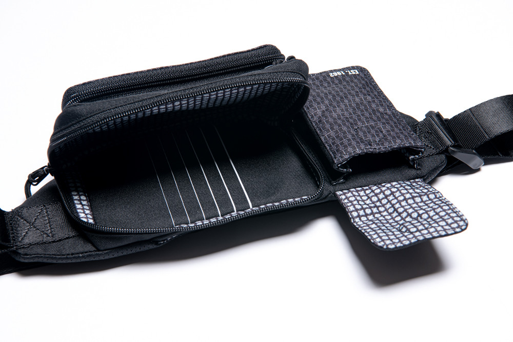 Hlavní obrázek Batohy MARSHALL Underground Belt Bag Black/White