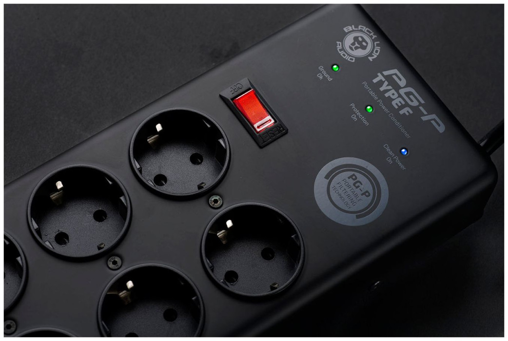 Hlavní obrázek Stabilizátory napětí, napájecí distributory a osvětlovací rackové moduly BLACK LION AUDIO PG-P F