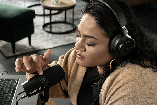 Hlavní obrázek Mikrofony pro rozhlasové vysílání SHURE MV7 Podcast Kit