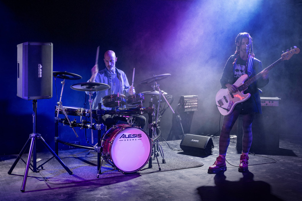 Hlavní obrázek Komba k elektronickým bicím ALESIS Strike Amp 8 MK2