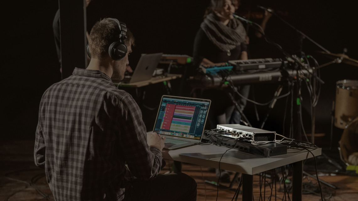 Hlavní obrázek USB zvukové karty TASCAM SERIES 208i