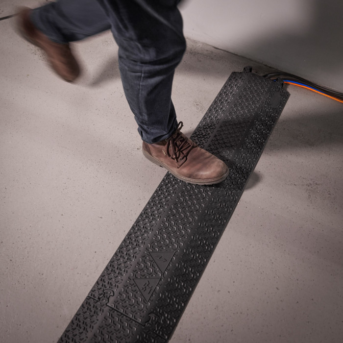 Hlavní obrázek Kabelové přejezdy DEFENDER XPRESS 100 BLK R