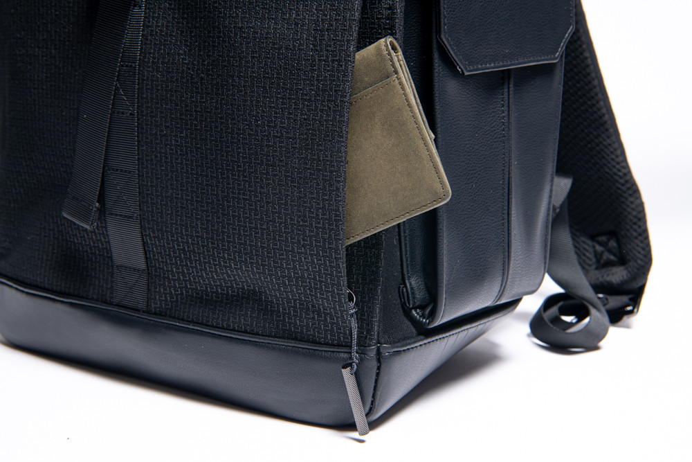 Hlavní obrázek Batohy MARSHALL Uptown Rocksack Black/White