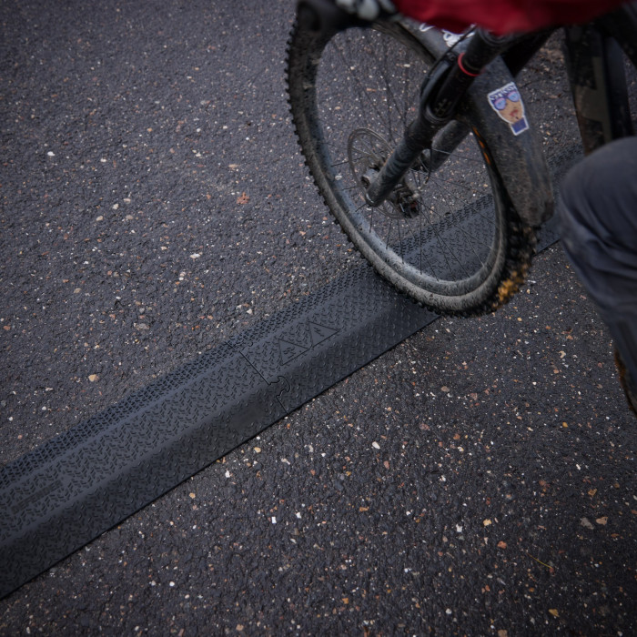 Hlavní obrázek Kabelové přejezdy DEFENDER XPRESS 100 BLK R