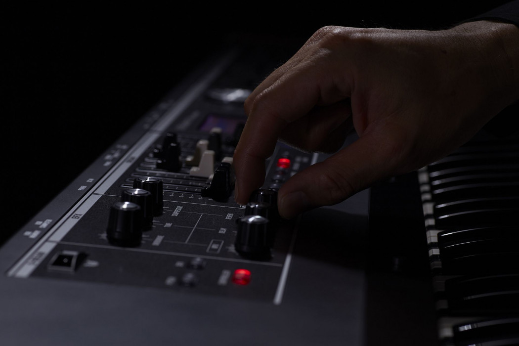 Hlavní obrázek Syntezátory, varhany, virtuální nástroje ROLAND VR-730 V-Combo