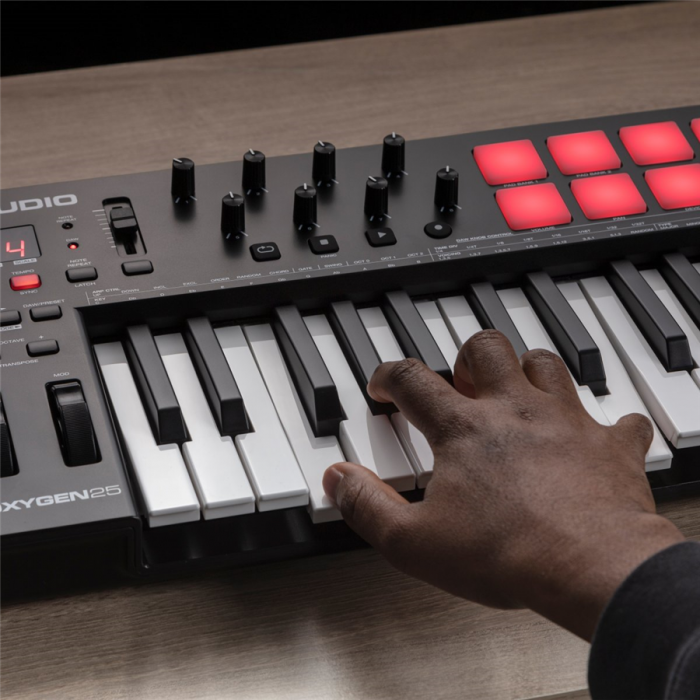Hlavní obrázek MIDI keyboardy M-AUDIO Oxygen 25 MKV