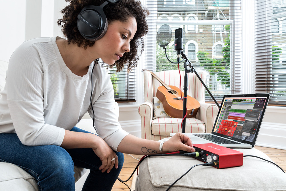 Hlavní obrázek USB zvukové karty FOCUSRITE Scarlett 2i4 2nd Gen