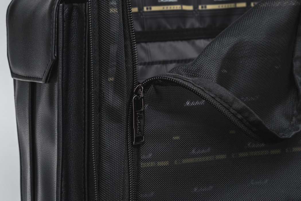 Hlavní obrázek Batohy MARSHALL Uptown Rocksack Black/White