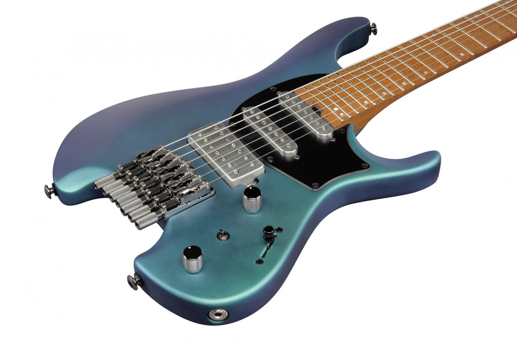 Hlavní obrázek 7strunné IBANEZ Q547-BMM - Blue Chameleon Metallic Matte