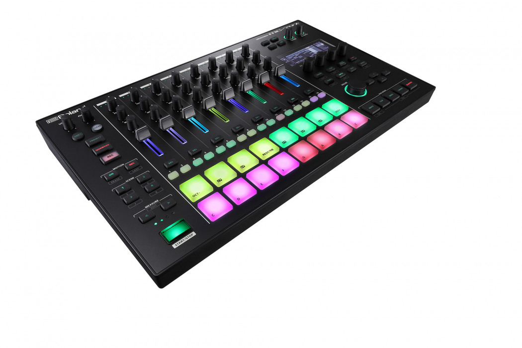 Hlavní obrázek DJ efektory a loopery ROLAND MC-707 GROOVEBOX