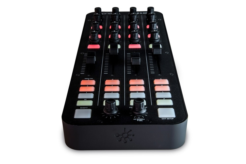 Hlavní obrázek DJ kontrolery ALLEN HEATH XONE:K1