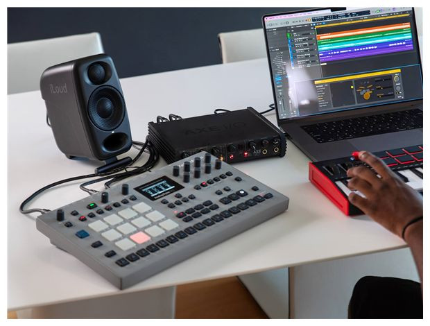 Hlavní obrázek Aktivní monitory s DSP korekcí akustiky IK MULTIMEDIA iLoud Micro Monitor Pro (Single Black)