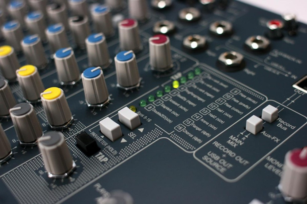 Hlavní obrázek Mixážní pulty s efektem ALLEN HEATH ZED60-14FX