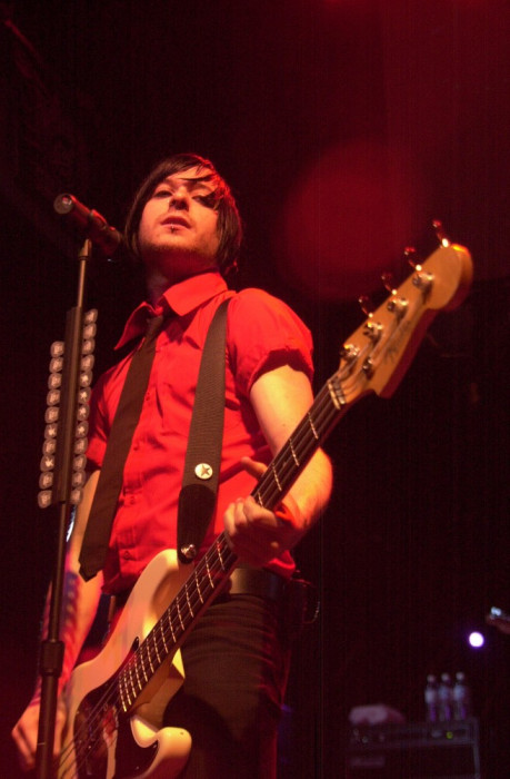 Hlavní obrázek PB modely FENDER Road Worn® '50s Precision Bass®, Maple Fingerboard, Fiesta Red